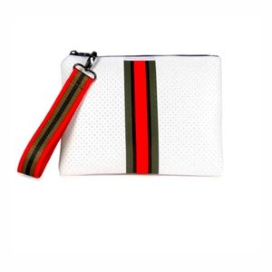 Haute Shore. #1 brand Envelope purse Wristlet w/2 straps included. Gucci colors